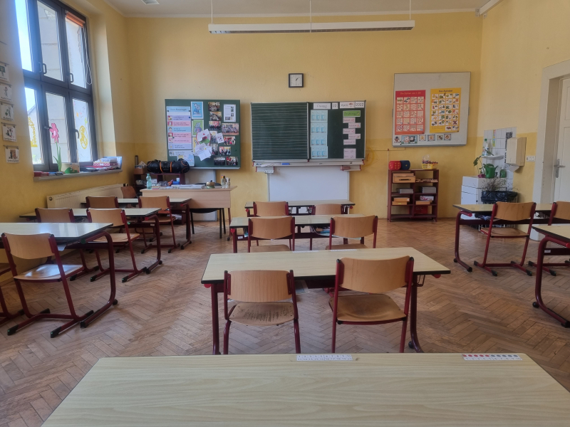 klassenraum_1b.jpg